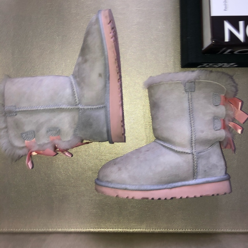 ❌SOLD❌Classic UGG Bailey Bow Sheepskin Boot Girls